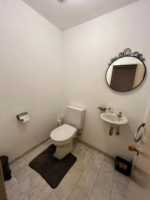 Big Apartment With Parking In Antwerpen Eksteriør billede