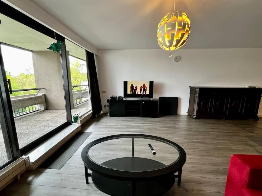 Big Apartment With Parking In Antwerpen Eksteriør billede