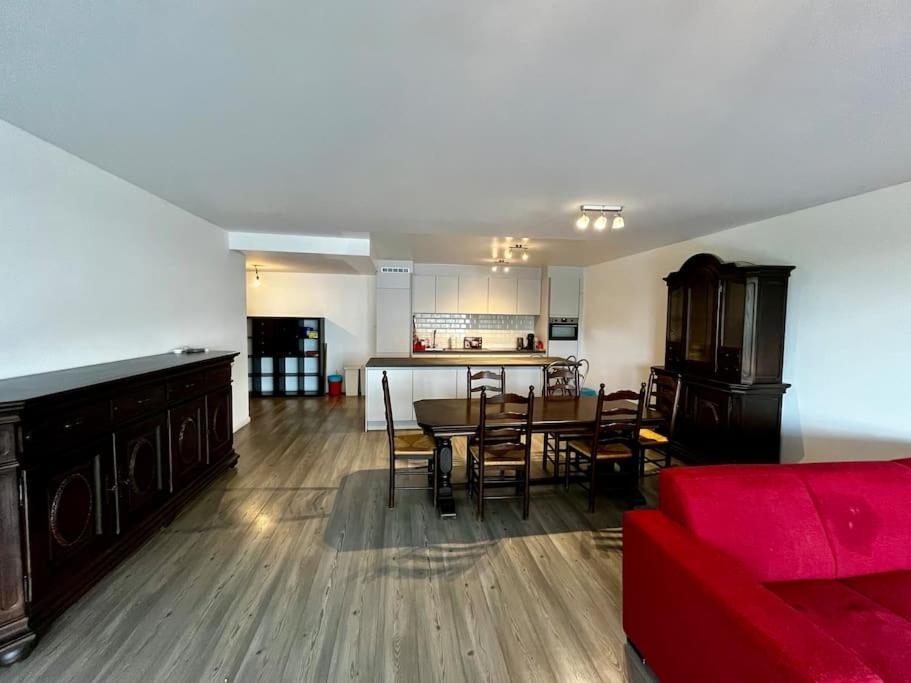 Big Apartment With Parking In Antwerpen Eksteriør billede