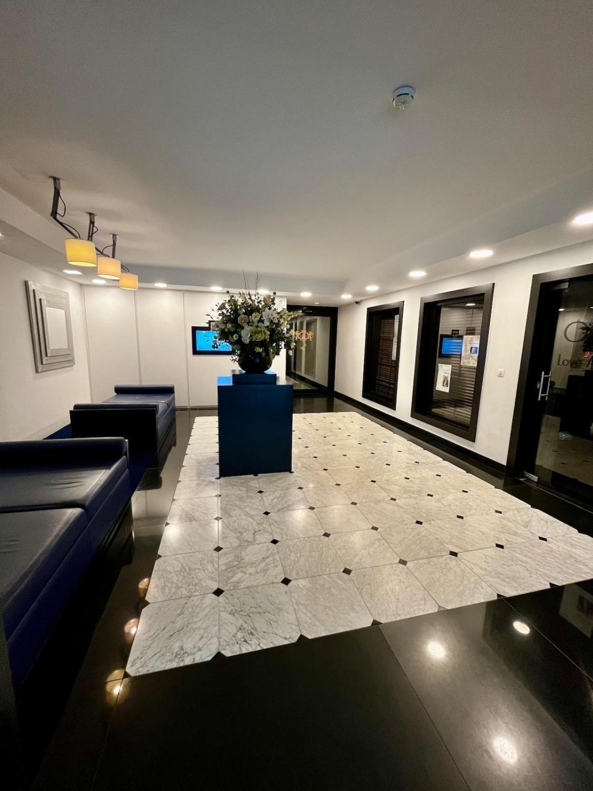 Big Apartment With Parking In Antwerpen Eksteriør billede