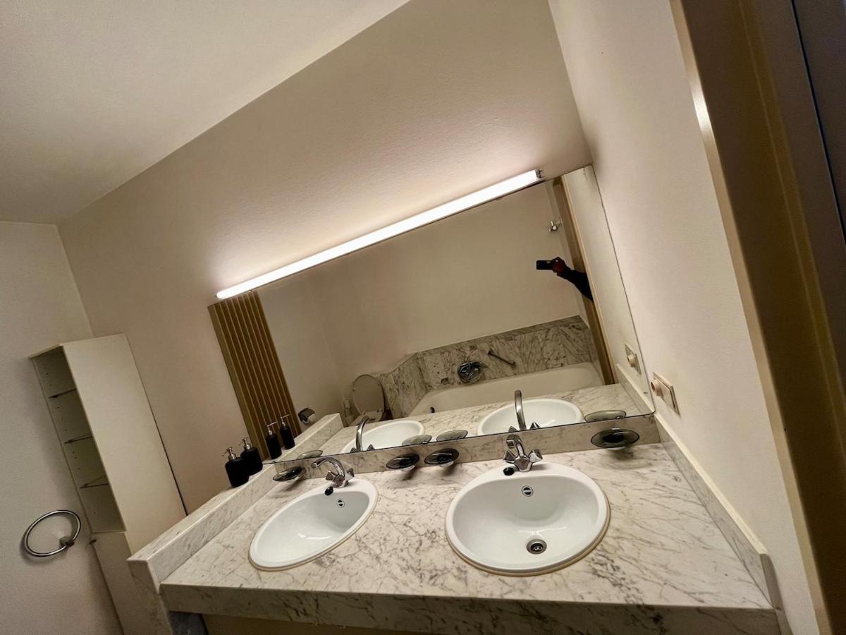 Big Apartment With Parking In Antwerpen Eksteriør billede