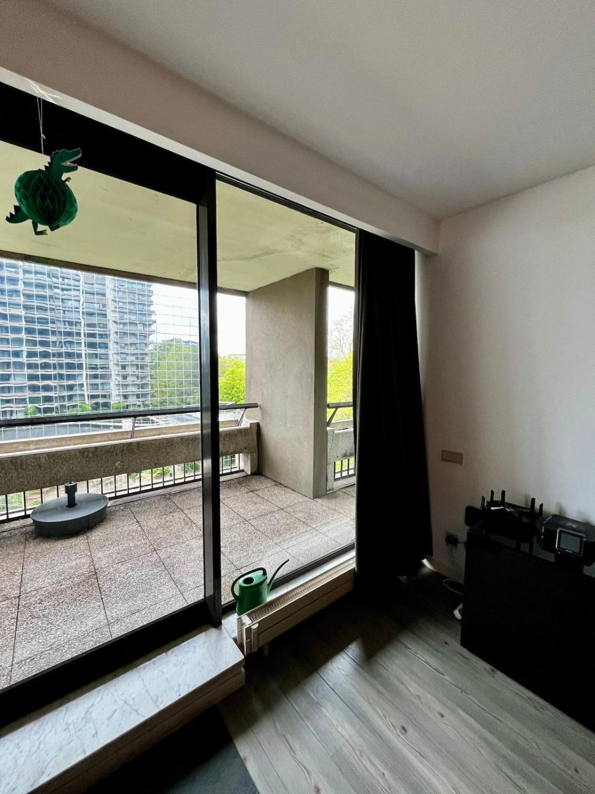 Big Apartment With Parking In Antwerpen Eksteriør billede